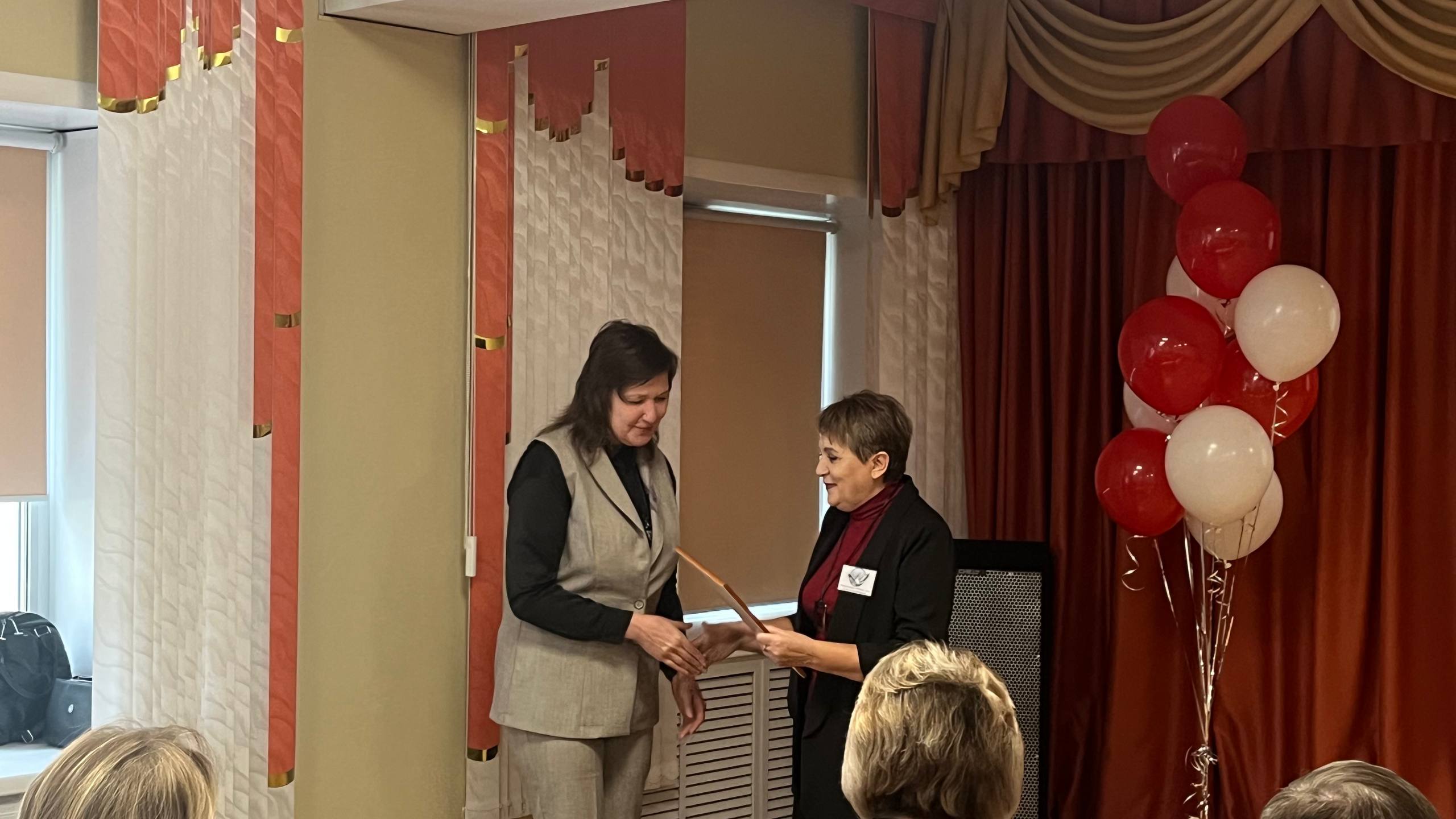 photo 5260627806054452860 w