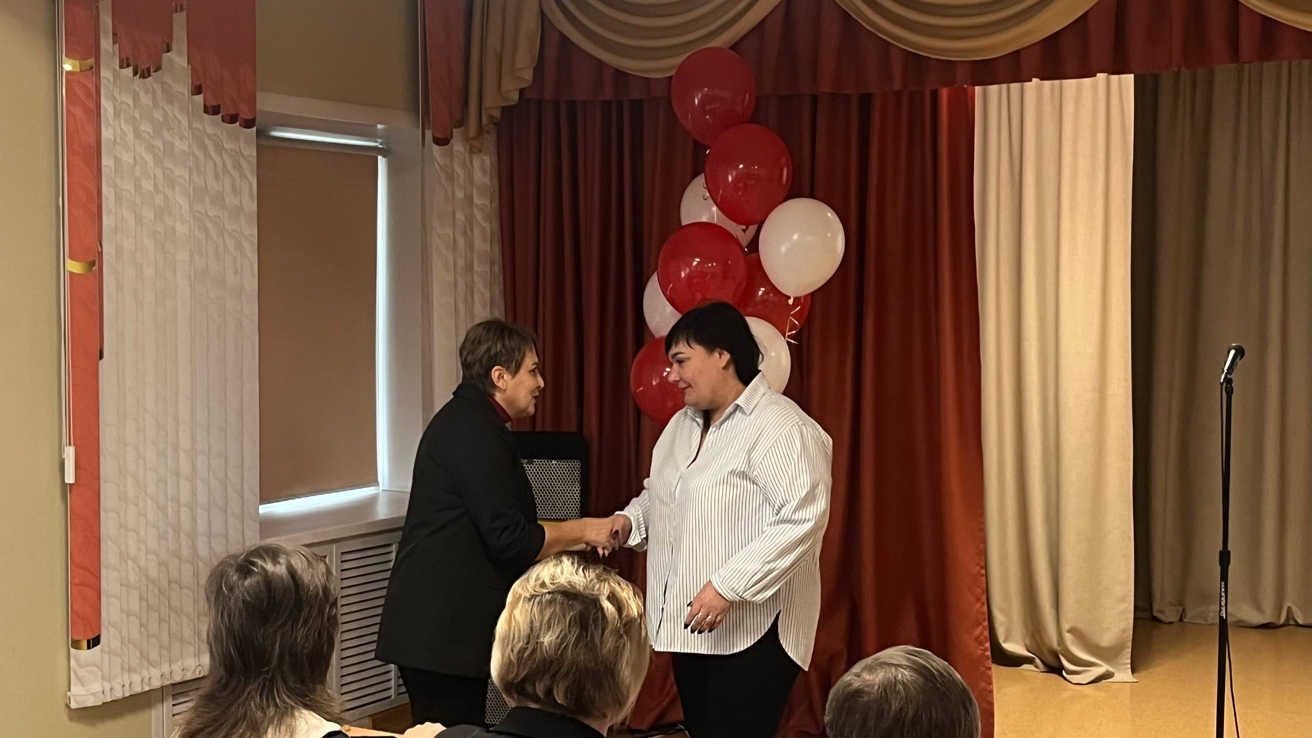 photo 5260627806054452870 w